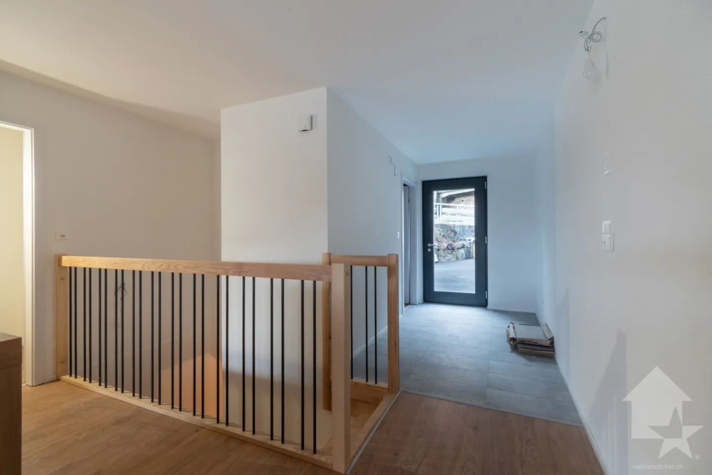 Val-d'Illiez, splendido duplex di 182 m2 con ufficio professionale - Foto 4 di 13