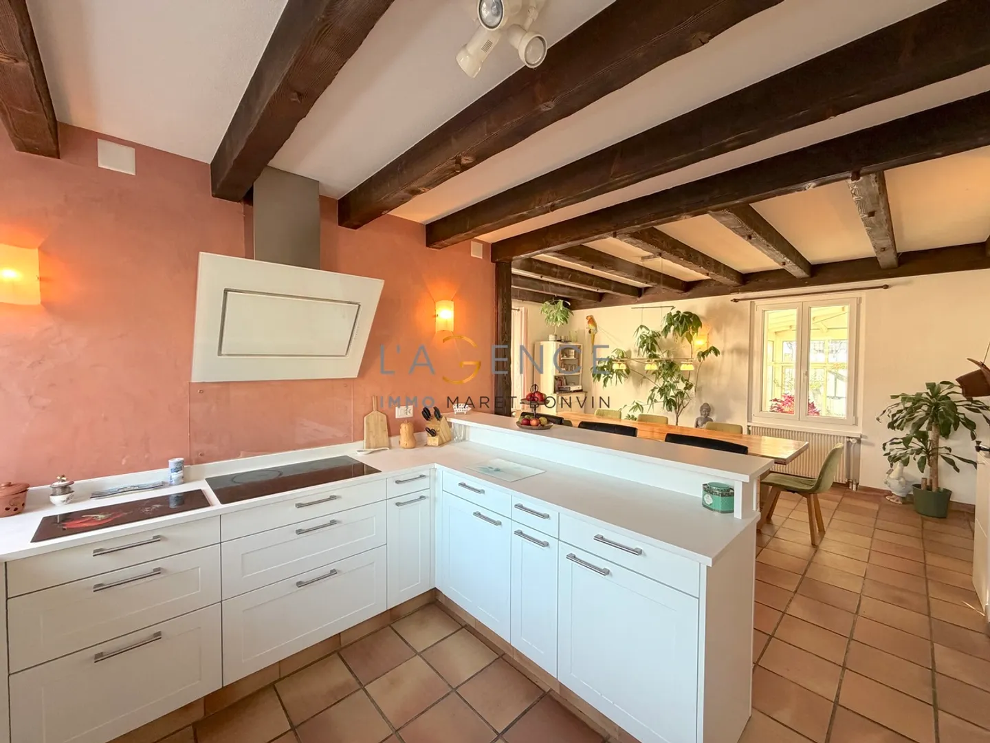 HIGH-STANDING VILLA WITH POOL - Photo 5 of 13