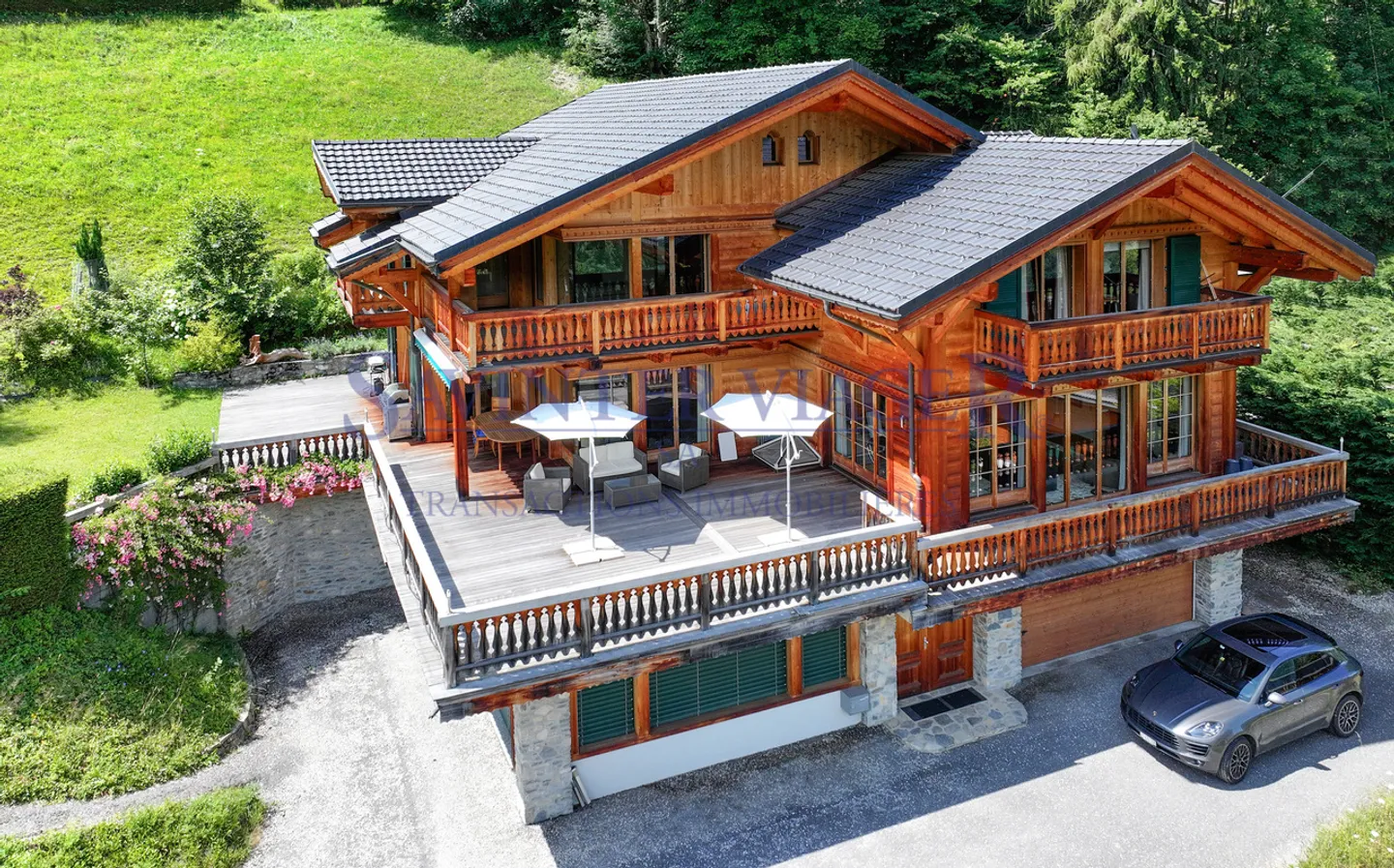 Champéry, Exceptional Chalet of 450 m2 living space - Occupied Viager - Photo 1 of 13
