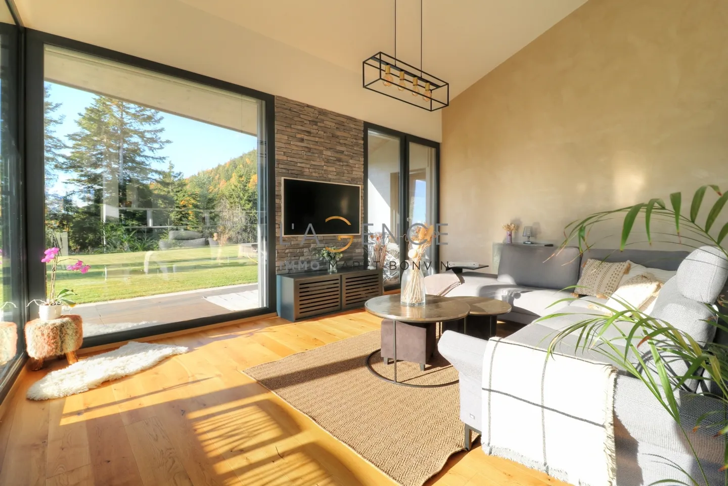 EXCEPTIONAL ARCHITECT DESIGNED CHALET - GRANDIOSE PANORAMA - ANZERE - Photo 2 of 11