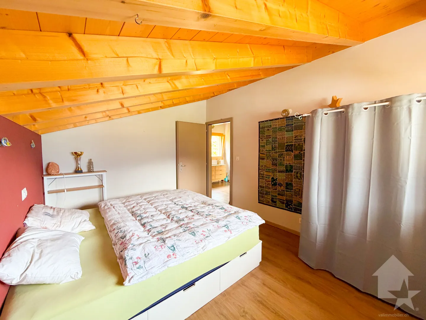 Superb house with panoramic view - Photo 10 of 13