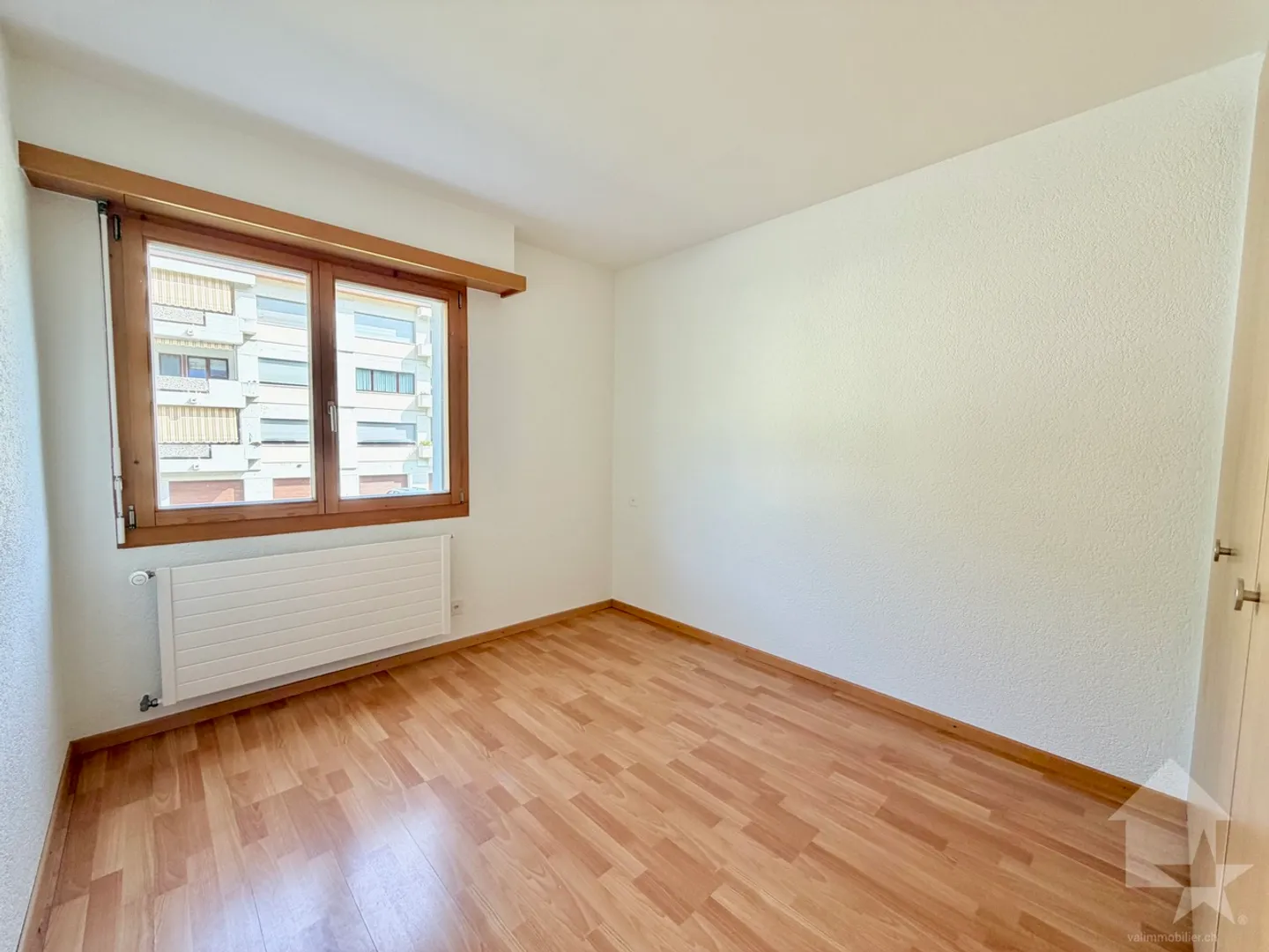 Durchgangswohnung von 115 m2, Garagenbox, Park, Keller und Dachboden! - Foto 9 von 13
