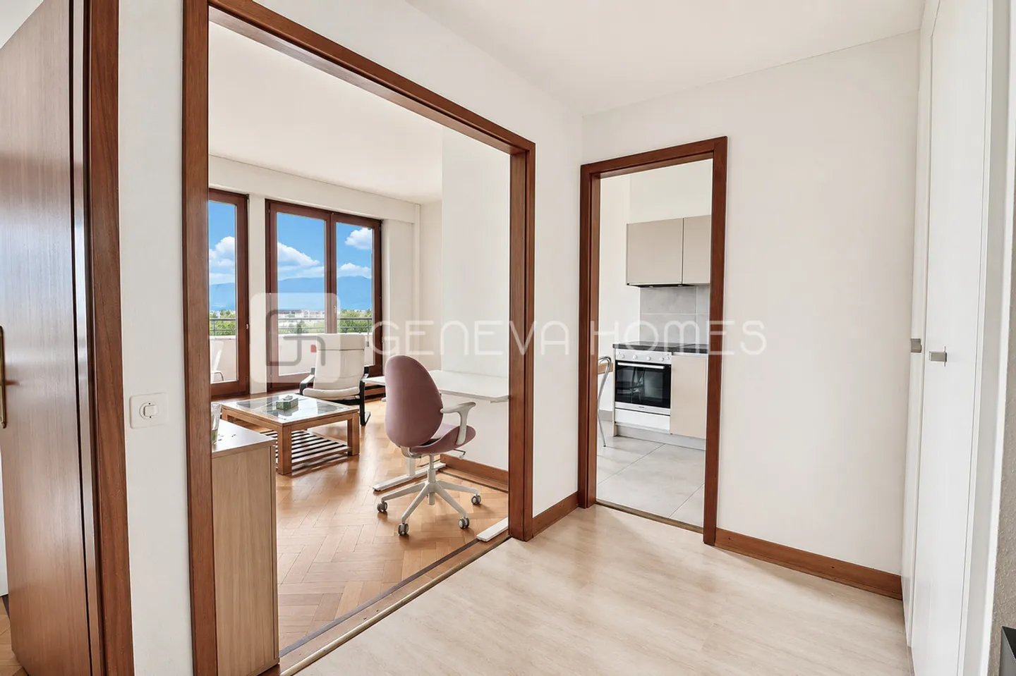 Appartamento luminoso con vista libera - Foto 2 di 9