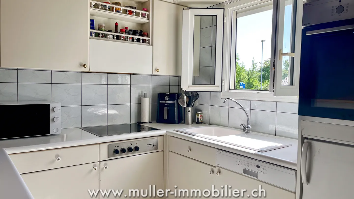 Incantevole villa indipendente, a 5 minuti a piedi dal lago di Morat, a Salavaux - Foto 5 di 13