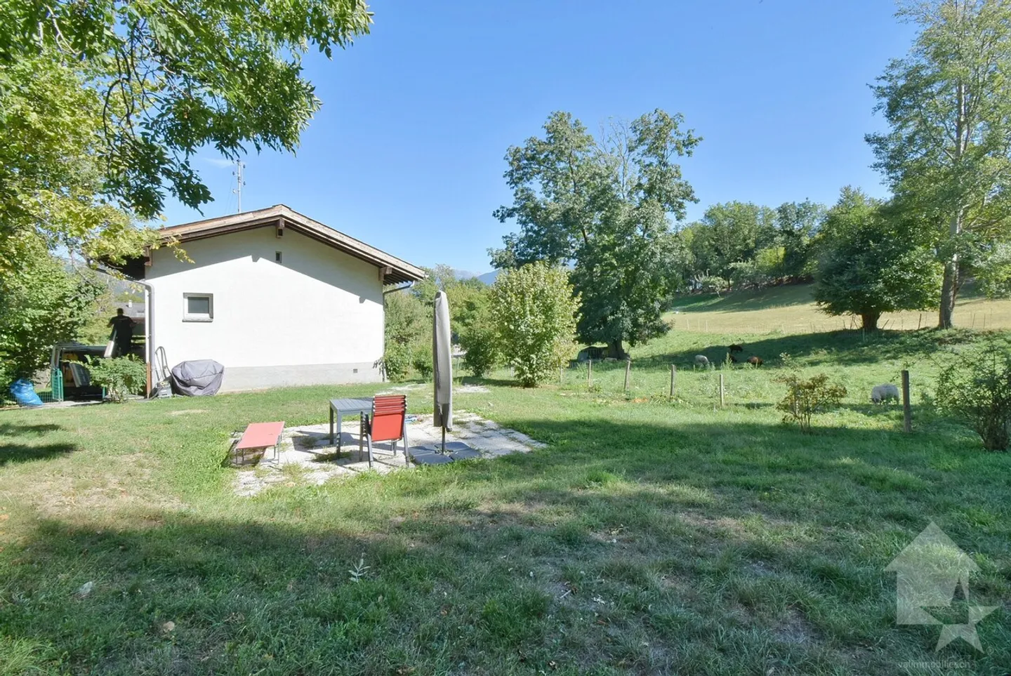 Beautiful small renovated house in a quiet area on a lovely plot - Photo 2 of 13