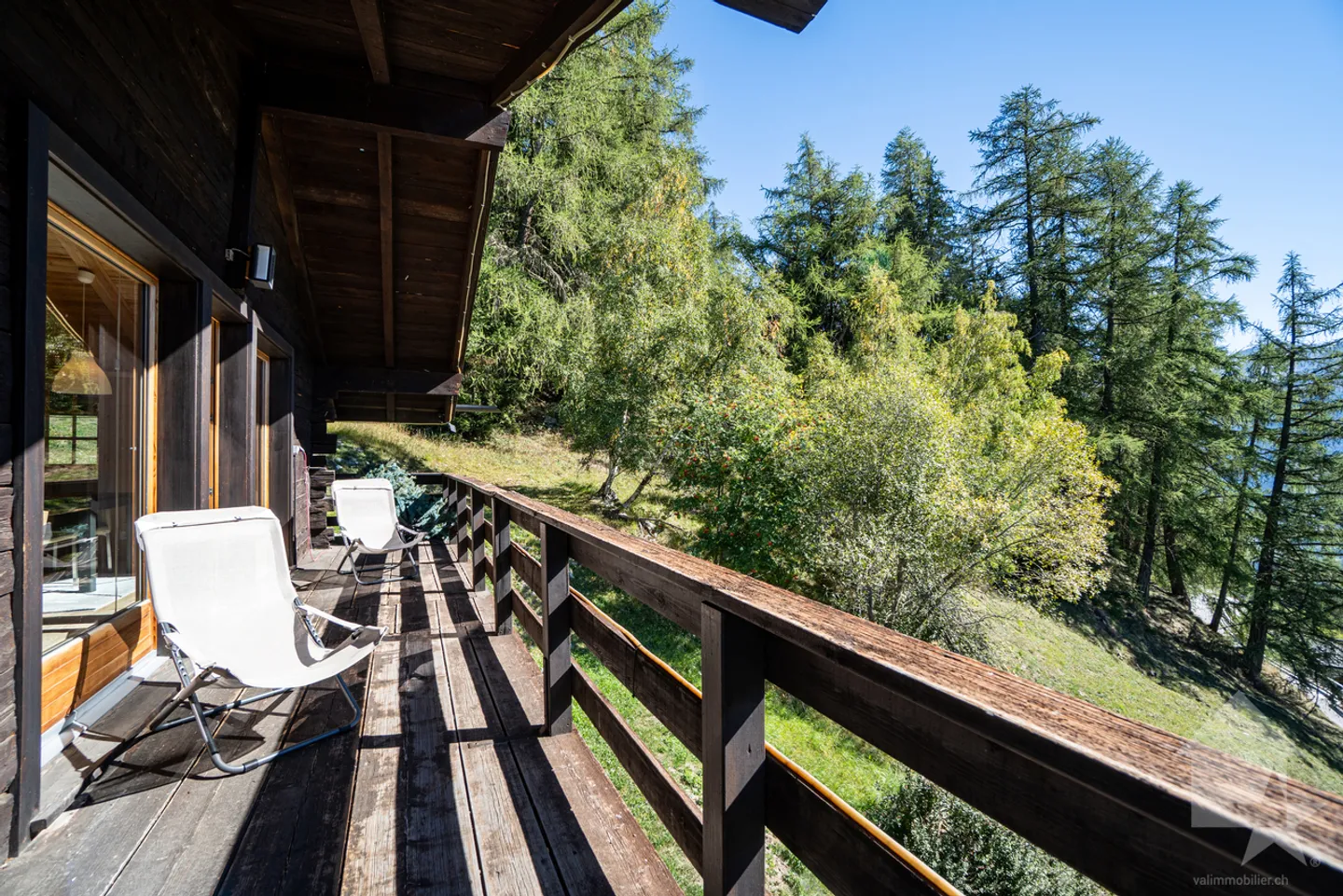 Charming chalet surrounded by nature with stunning views - Photo 10 of 13