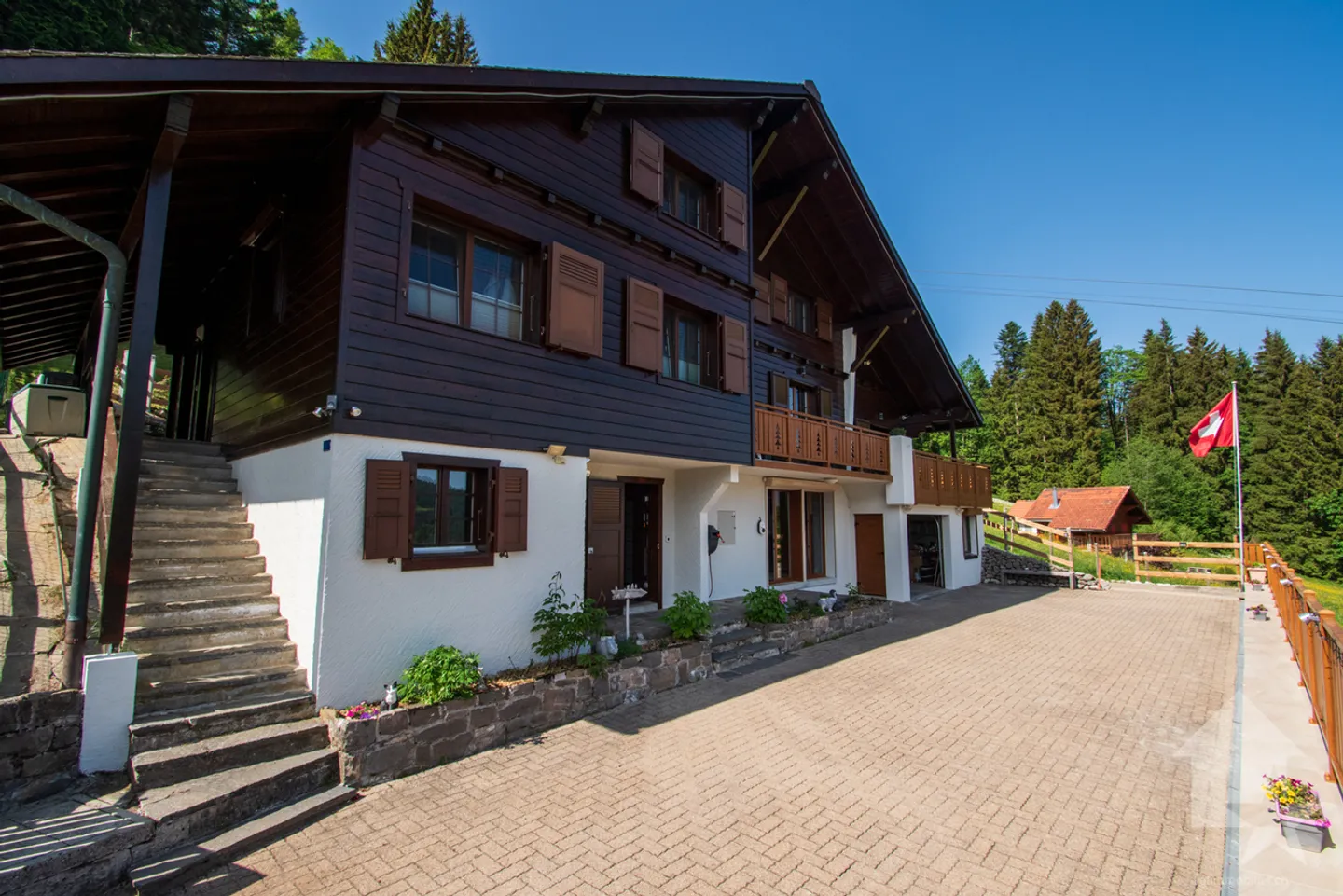 Chalet familial de 8.5 pièces modernisé et parfaitement entretenu - Foto 13 von 13