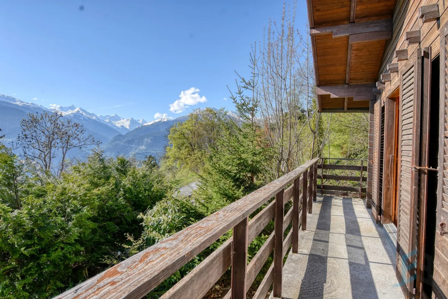 ESCLUSIVO Chalet indipendente affascinante di 3 ½ locali esposto a sud - Foto 10 di 13