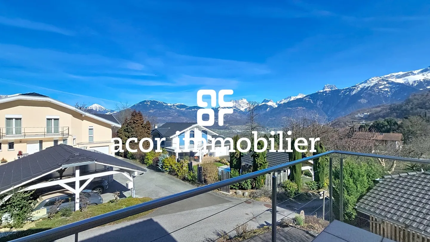 Villa con volumi spettacolari di fronte alle Alpi - Foto 8 di 12