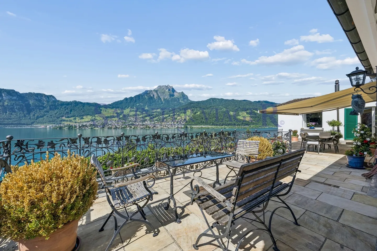 Exceptional property in Kastanienbaum. Life annuity. - Photo 3 of 13