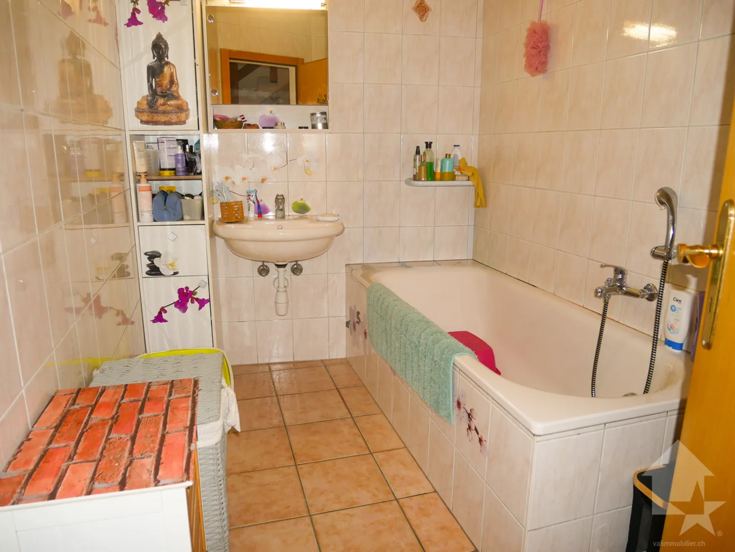 Spacious village house of 7.5 rooms in the heart of Orsières - Photo 9 of 13