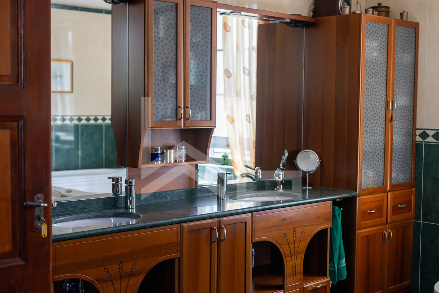 Superb character bastide on the heights of Nyon - Photo 9 of 13