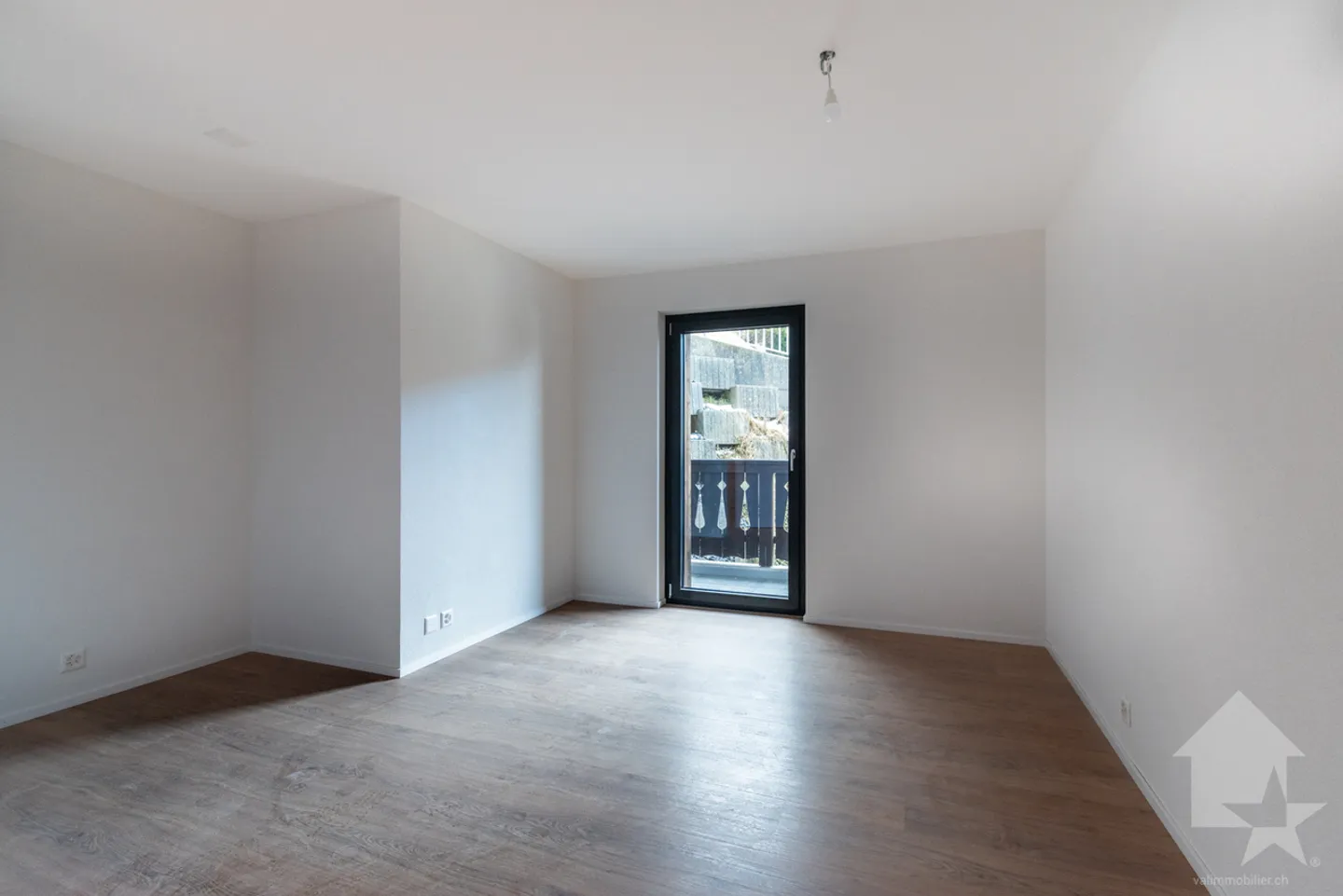 Val-d'Illiez, splendido duplex di 182 m2 con ufficio professionale - Foto 9 di 13
