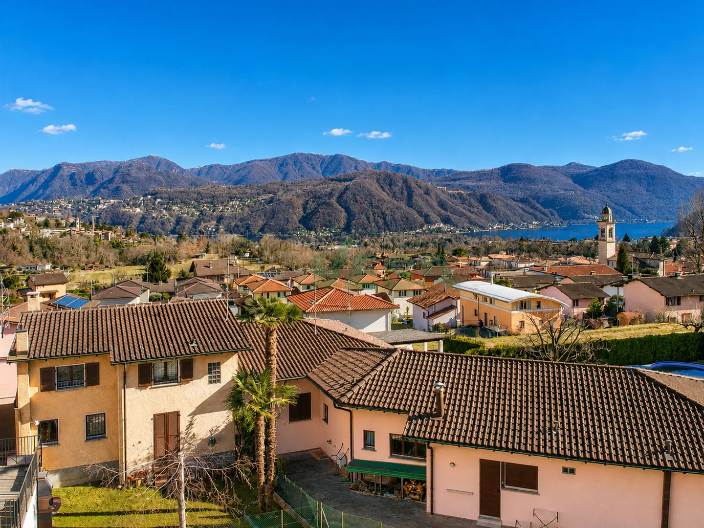 Schönes ca. 751 m2 grosses Baugrundstück in erhöhter und sonniger Lage im malerischen Dorf Pura - Foto 1 von 5