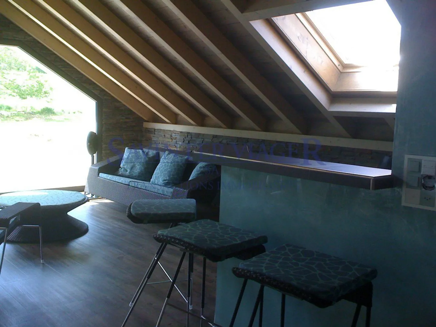 890 m² Wohnfläche Haus, 12+ Zimmer, 4.300 m² Grundstück - Umwandelbar in 3 Wohnungen - Montricher (VD) - Foto 5 von 12