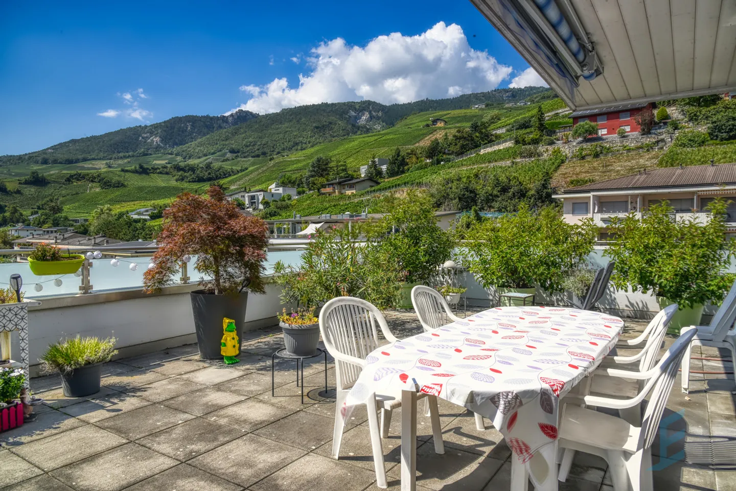 Exclusive 2 ½ room penthouse with spacious panoramic terrace - Photo 8 of 12
