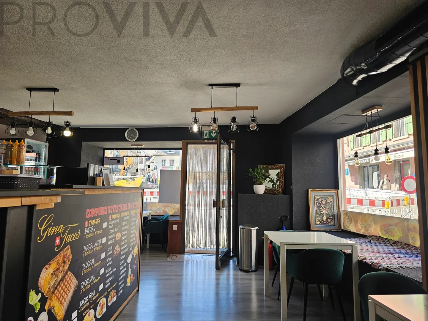 Renovated, in the city center - Photo 3 of 9