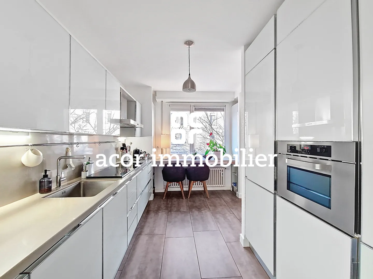 Magnifico appartamento ristrutturato con carattere nel cuore di Sierre! - Foto 3 di 6