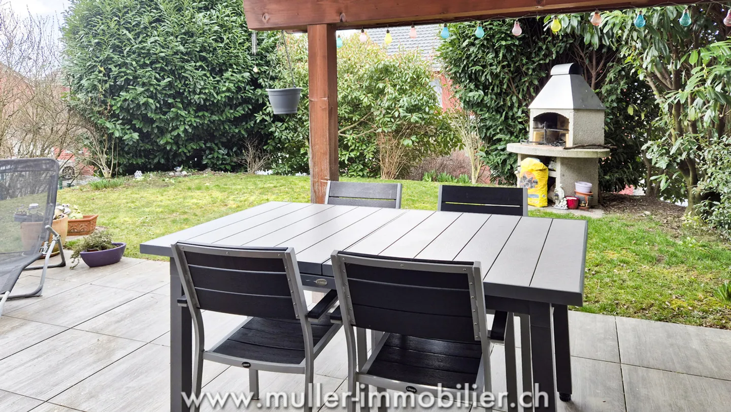 Superba villa indipendente con giardino a Ursy - Foto 12 di 13