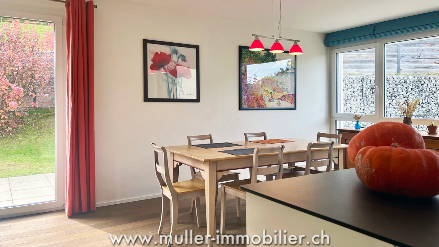 Stupenda villa a schiera angolare con vista mozzafiato sulle Prealpi - Foto 4 di 13