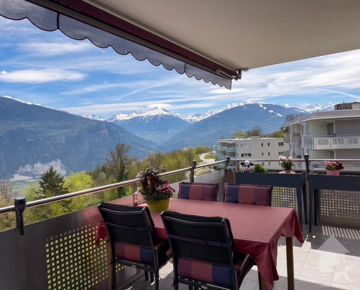 Splendido appartamento di 4,5 stanze con vista sull'arco alpino! - Foto 1 di 13