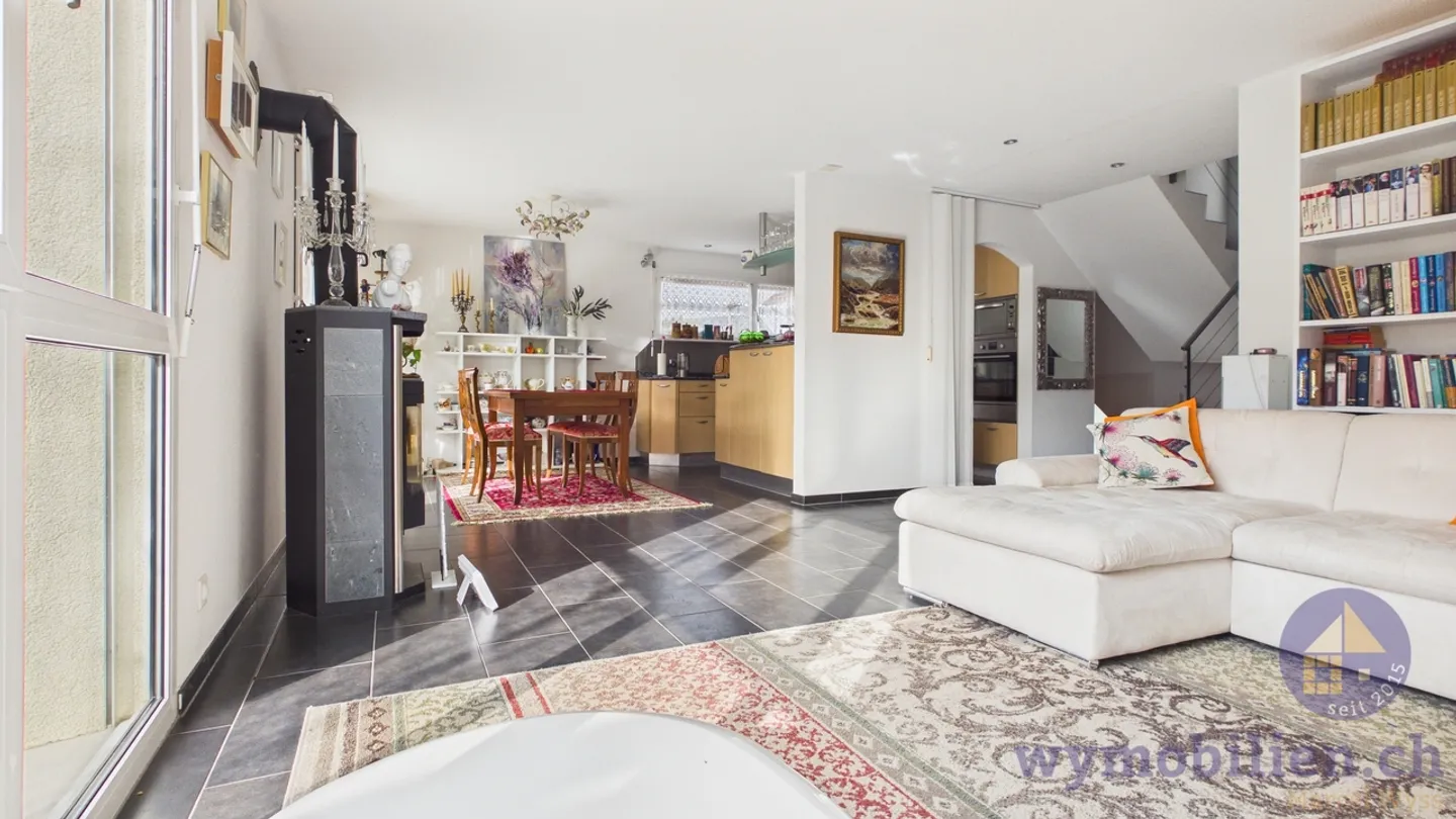 Plenty of Space, Quiet + Close to the Center - Semi-Detached Family House with Garden - Photo 3 of 13