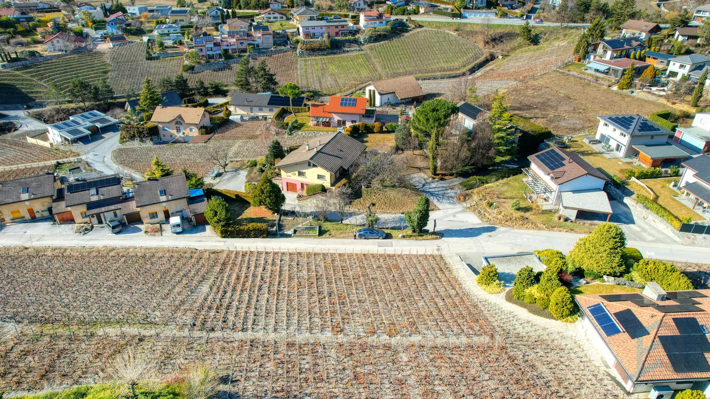 EXKLUSIVITÄT Wunderschönes Baugrundstück von 804 m² in Miège (Noble-Contrée) - Foto 4 von 8