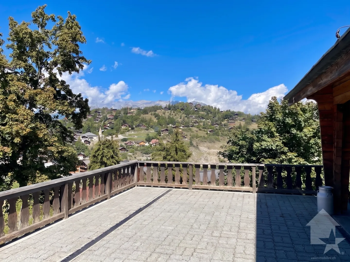 Au coeur de la station, agréable 2.5 pièces avec une grande terrasse - Photo 11 sur 13