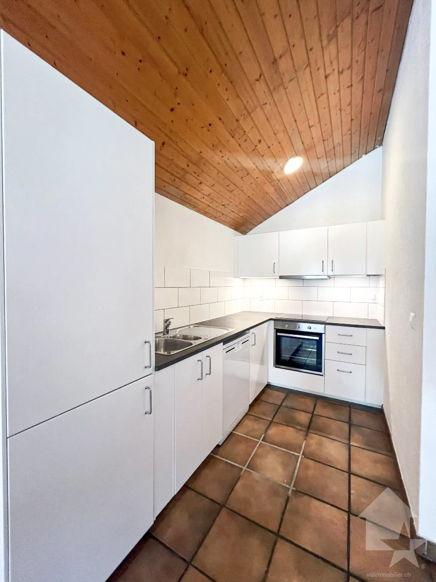 Lovely apartment in the village center - Photo 3 of 13