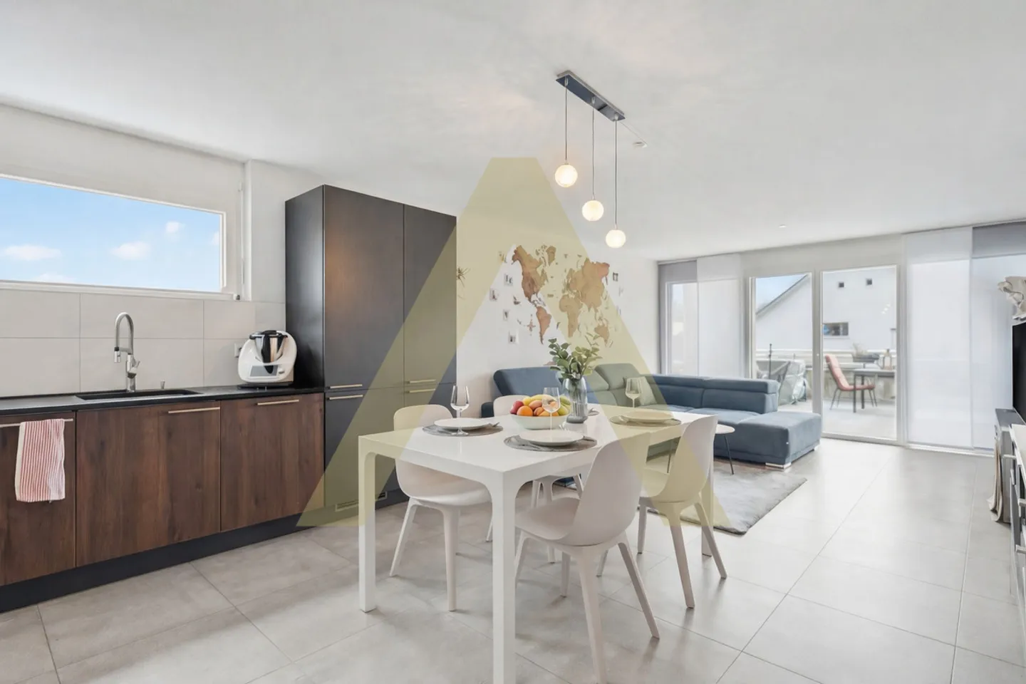 Appartamento moderno, accogliente e familiare con balcone e giardino - Foto 4 di 11