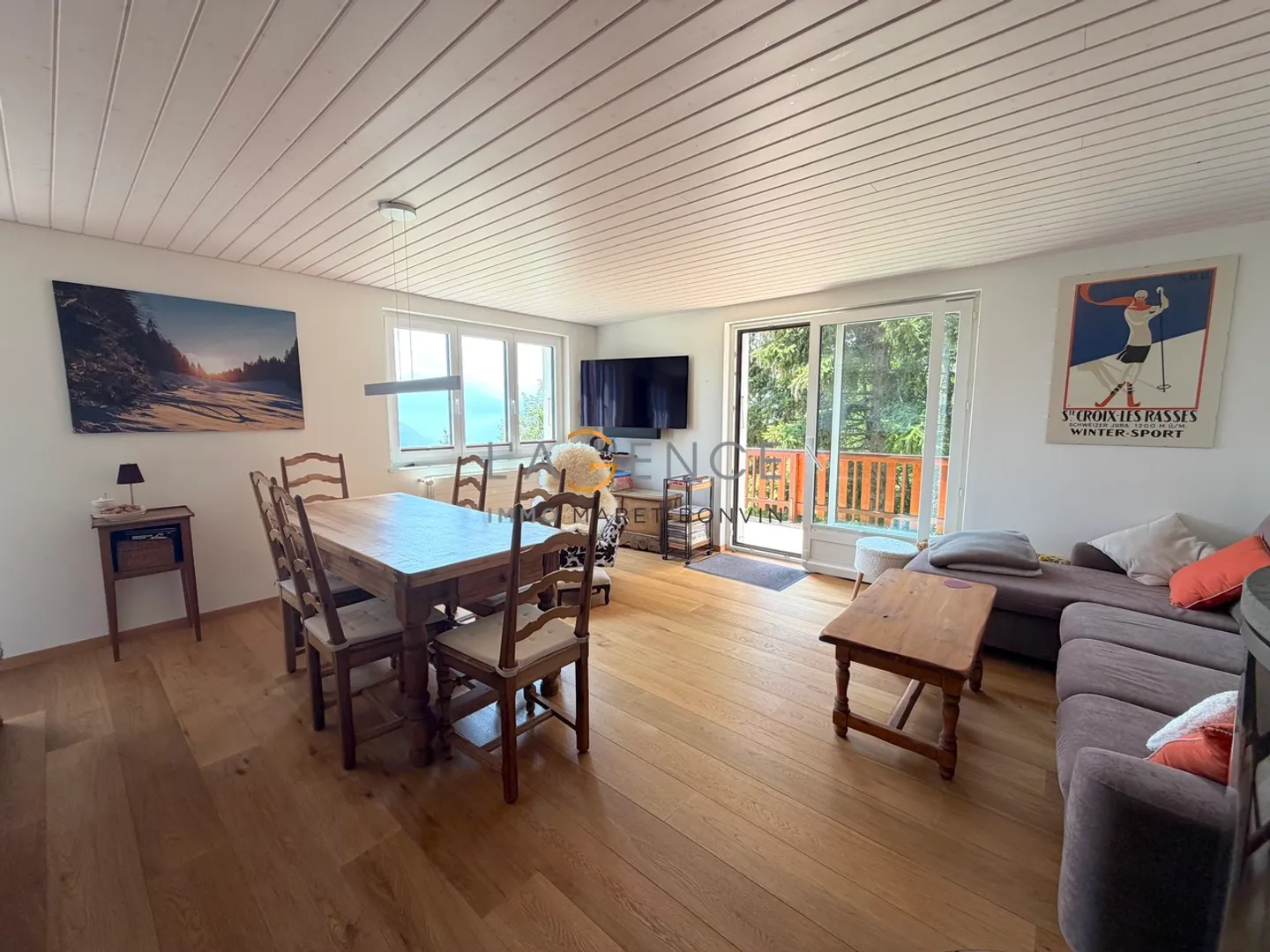 Appartement idéalement situé de 4,5 pièces avec vue panoramique - Photo 2 sur 7
