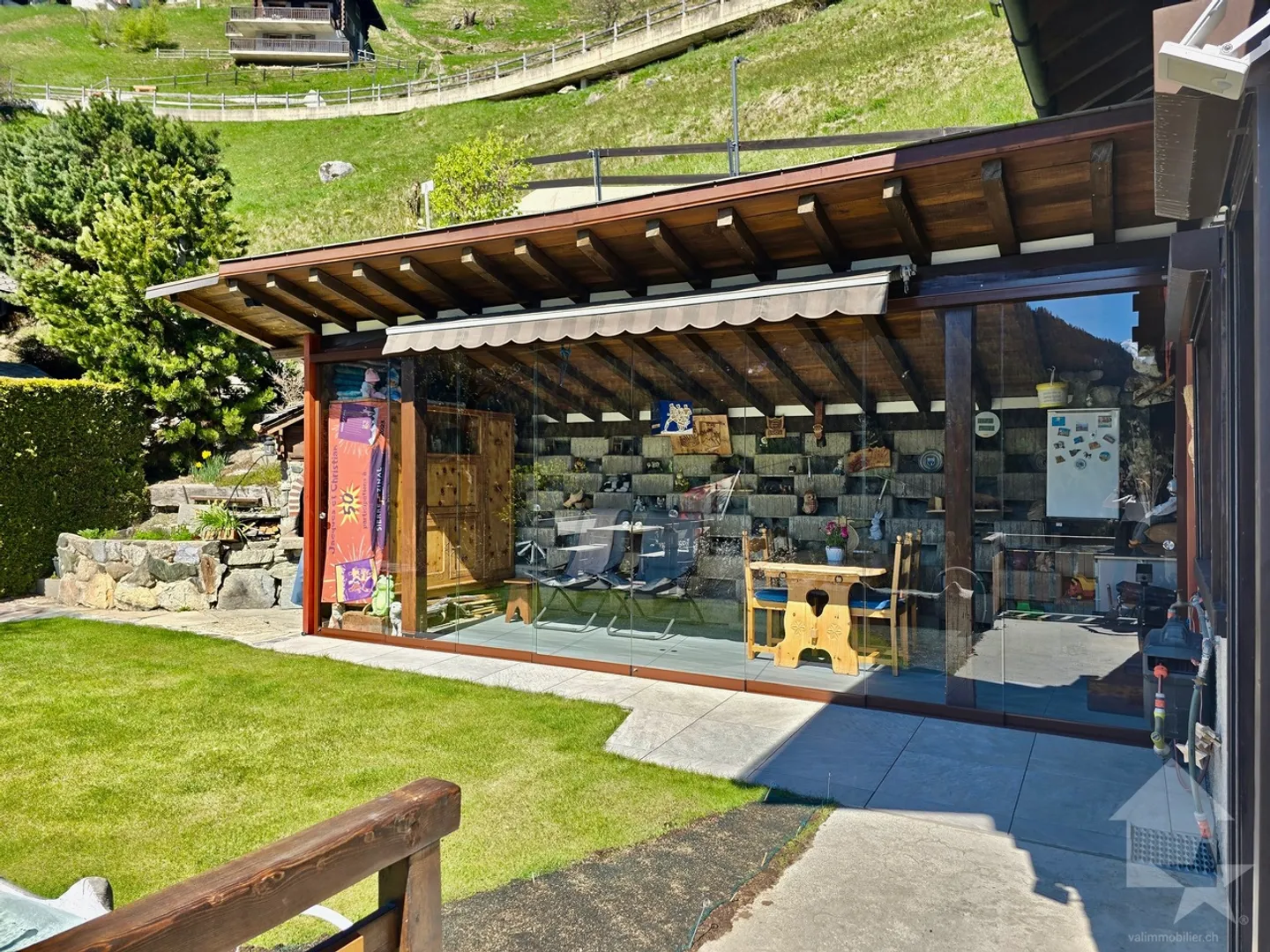 Magnifique chalet avec 2 places de parc extérieures - Foto 7 von 13