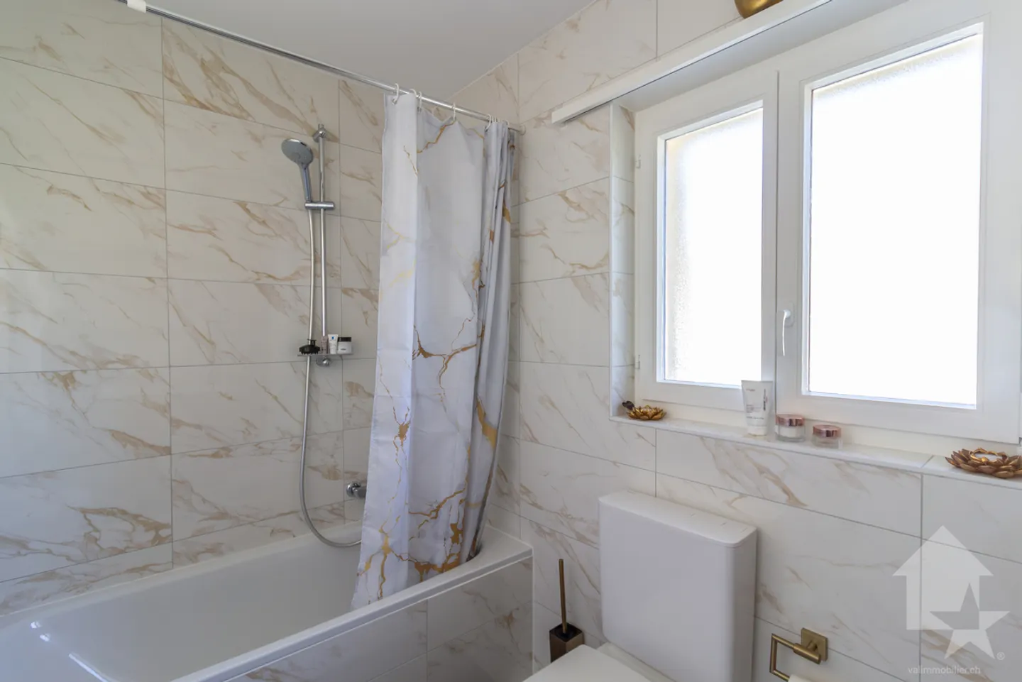 Casa di villaggio ristrutturata con 7,5 stanze, grande giardino e terrazze - Foto 11 di 13