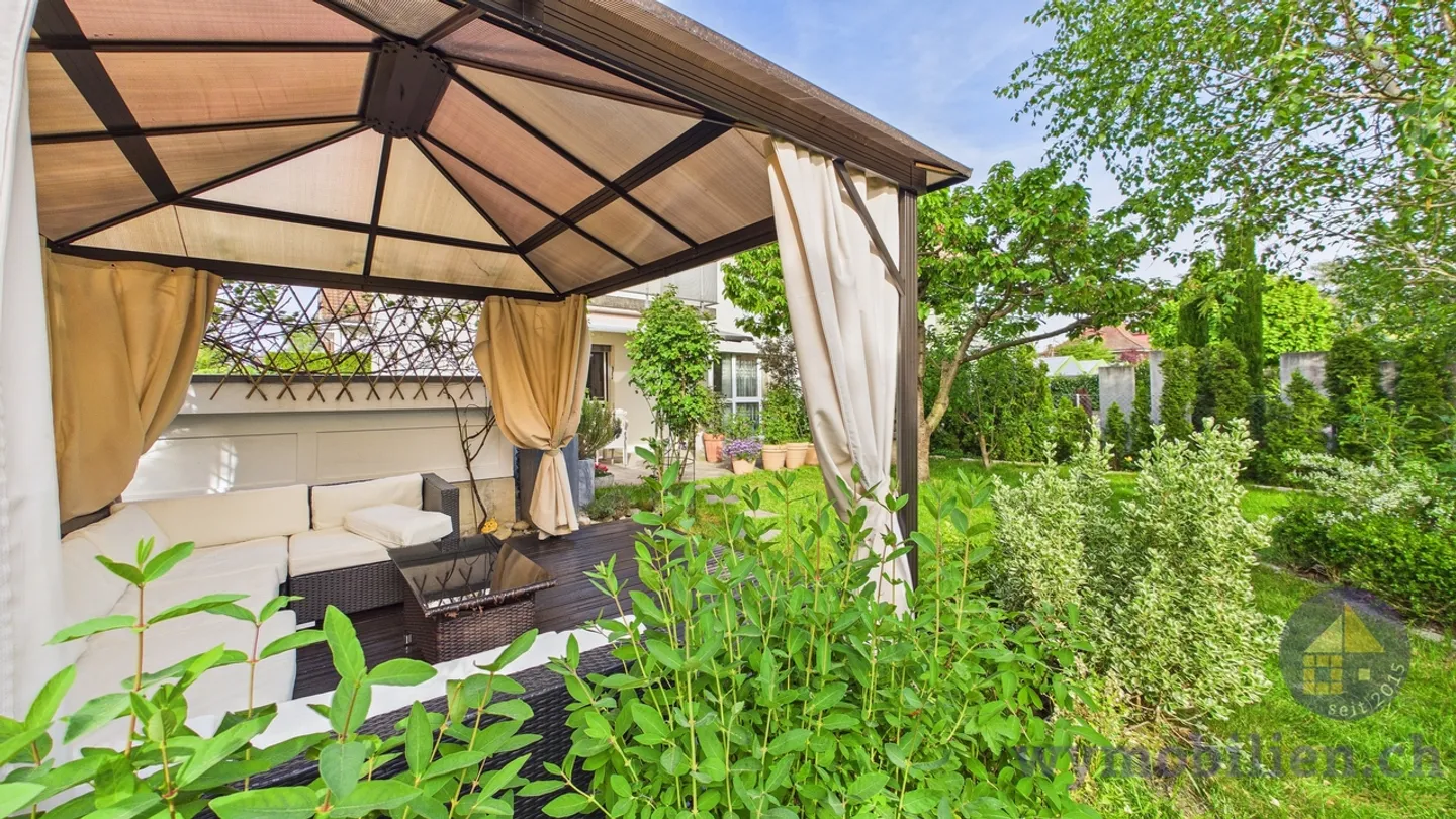 Plenty of Space, Quiet + Close to the Center - Semi-Detached Family House with Garden - Photo 7 of 13