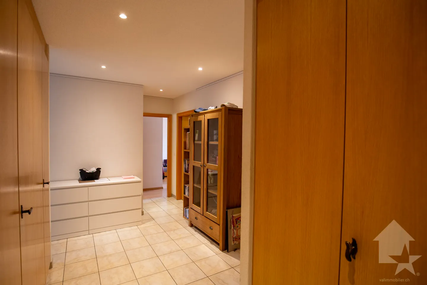 4,5-Zimmer-Wohnung mit Garage in Châteauneuf-Conthey - Foto 7 von 13