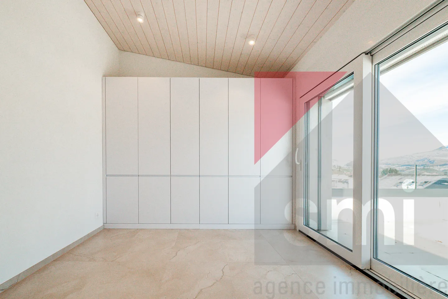 Nuovo attico di lusso con vista sul lago e sulle Prealpi - Foto 12 di 13