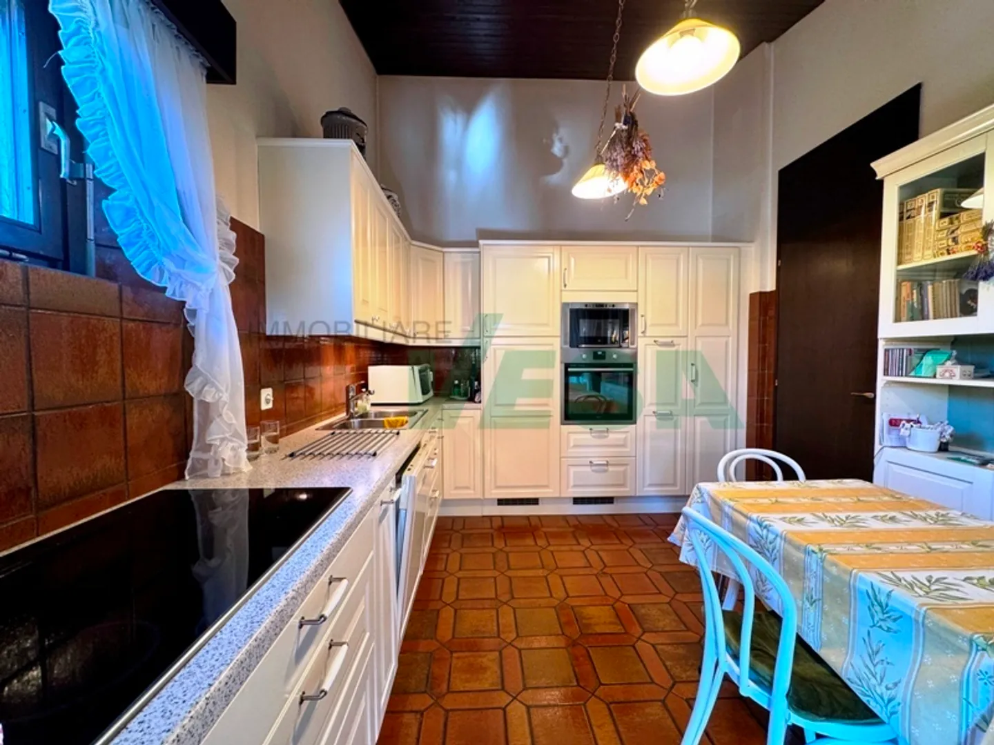 Cozy single-storey villa with beautiful garden and pool - Photo 6 of 13