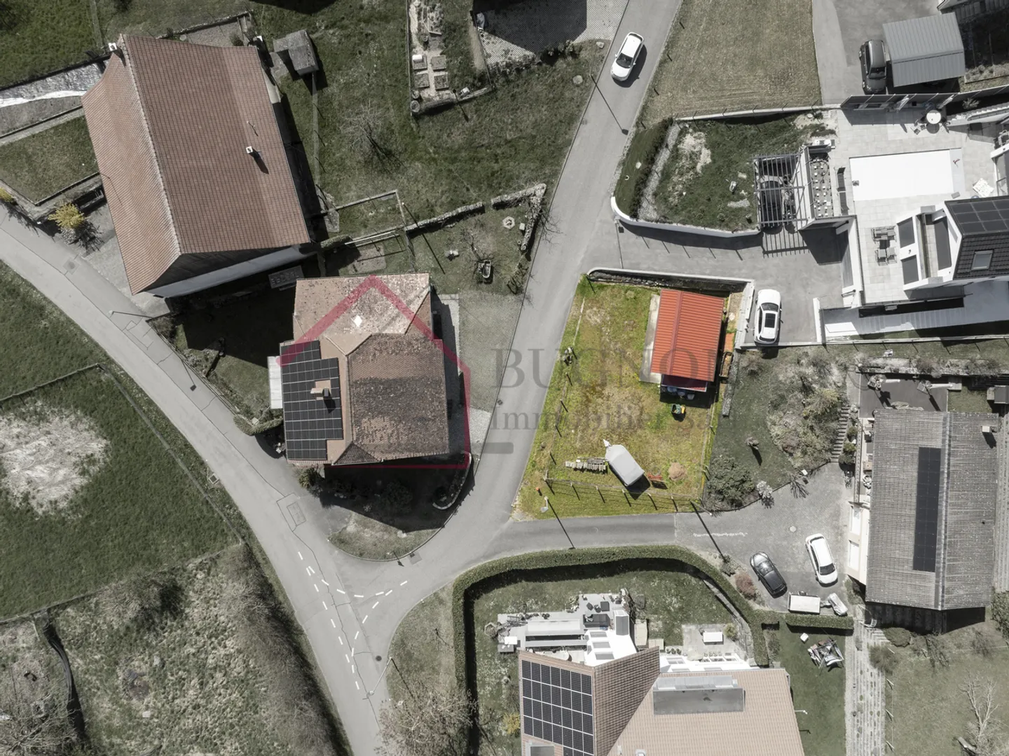 304 m² PLOT IN CENTRAL ZONE - STUDIED POTENTIAL - FREE OF MANDATE - Photo 3 of 8