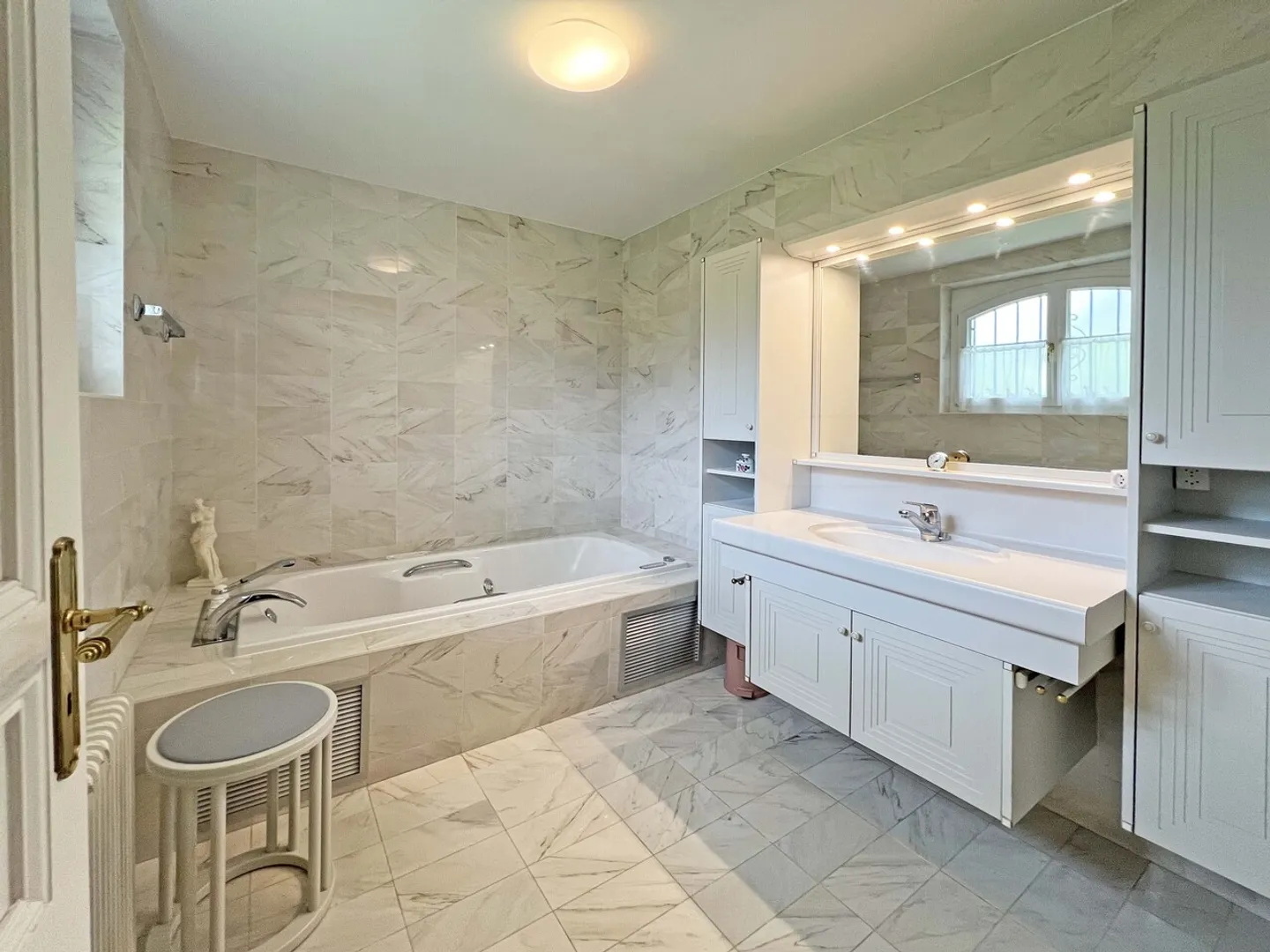 Proprietà di 7,5 stanze con carattere, al confine con la zona agricola - Foto 6 di 11