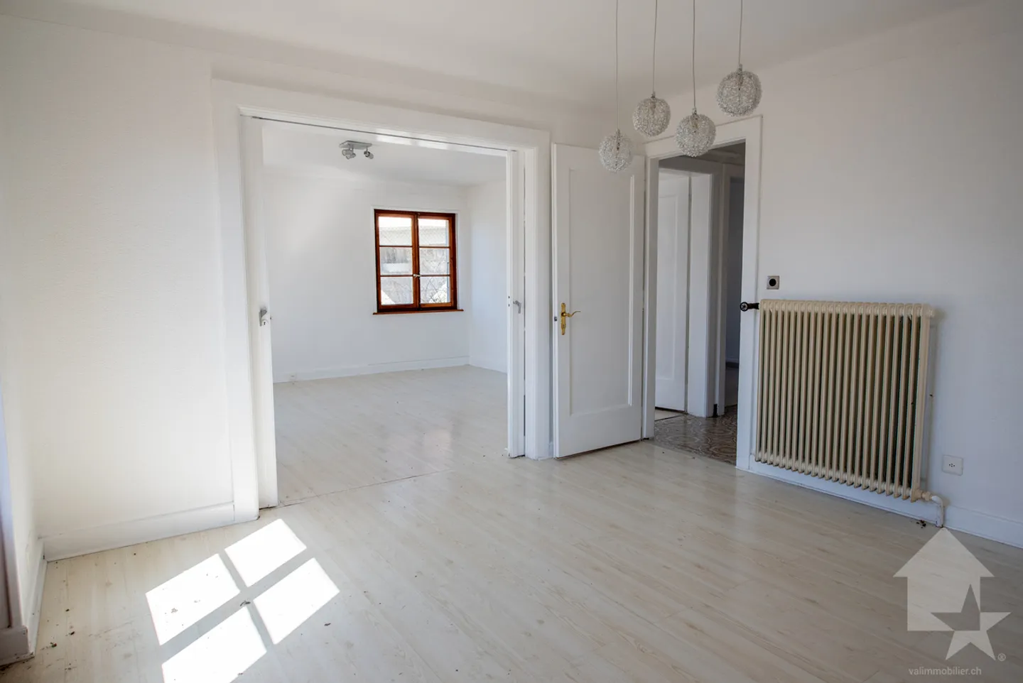 Appartamento di 5.5 locali + fienile/garage, splendida vista, tranquillo, soleggiato - Foto 4 di 13