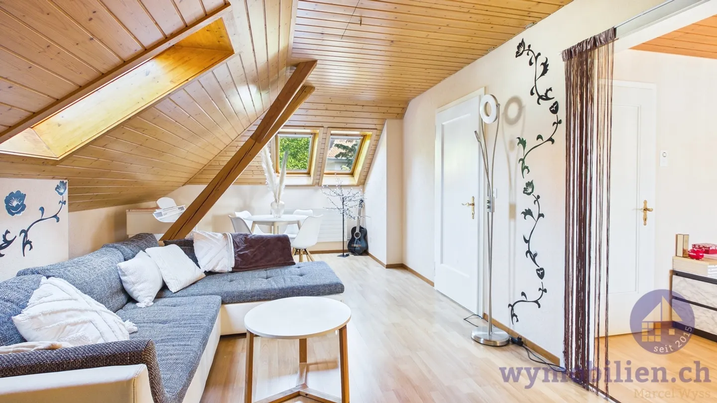 Grosszügiges 7.5-Zimmer-Einfamilienhaus in Burgdorf zu verkaufen - Photo 9 of 12