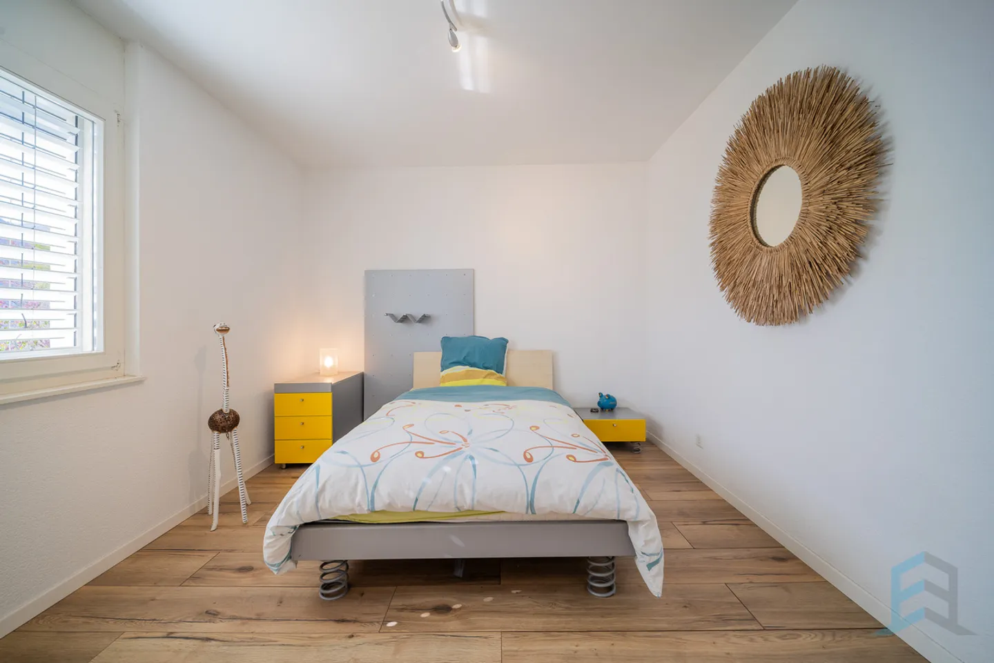 Stunning Semi-Detached Villa - Photo 9 of 13