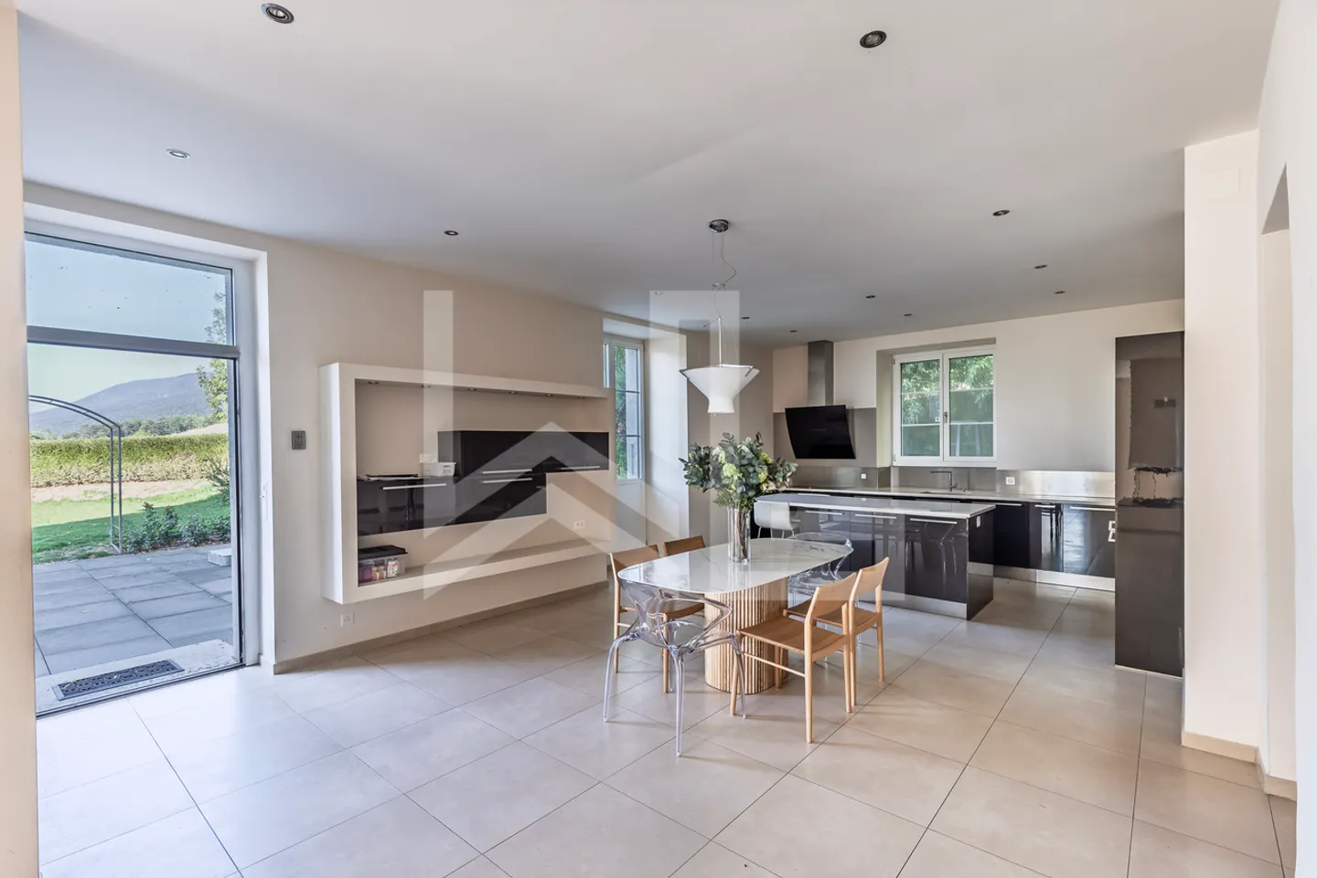 Charming and Characterful House with Panoramic View - Photo 7 of 13