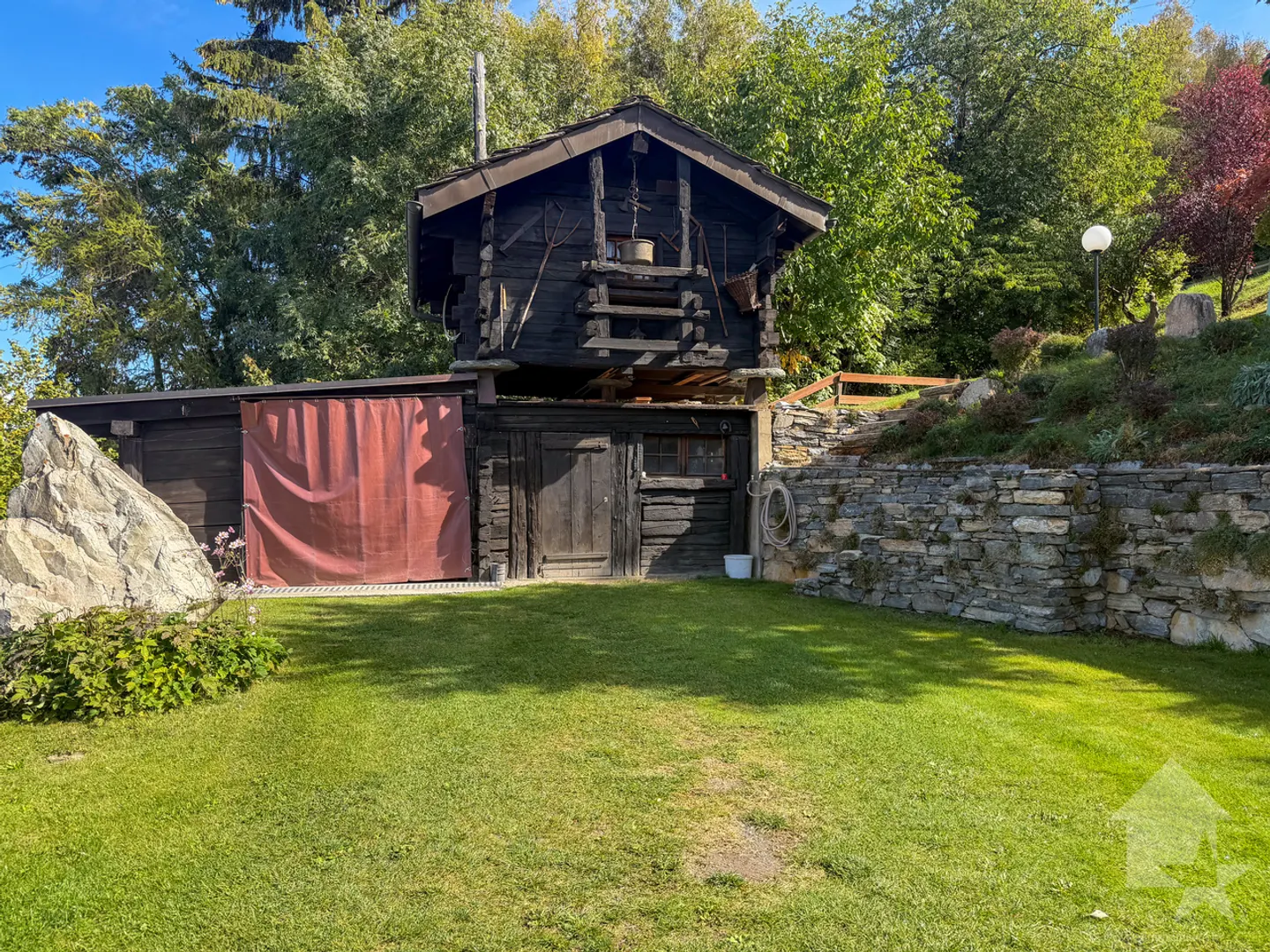 Schönes Haus mit 3 Wohnungen, Garage, Mazot und Carnotzet! - Foto 7 von 13