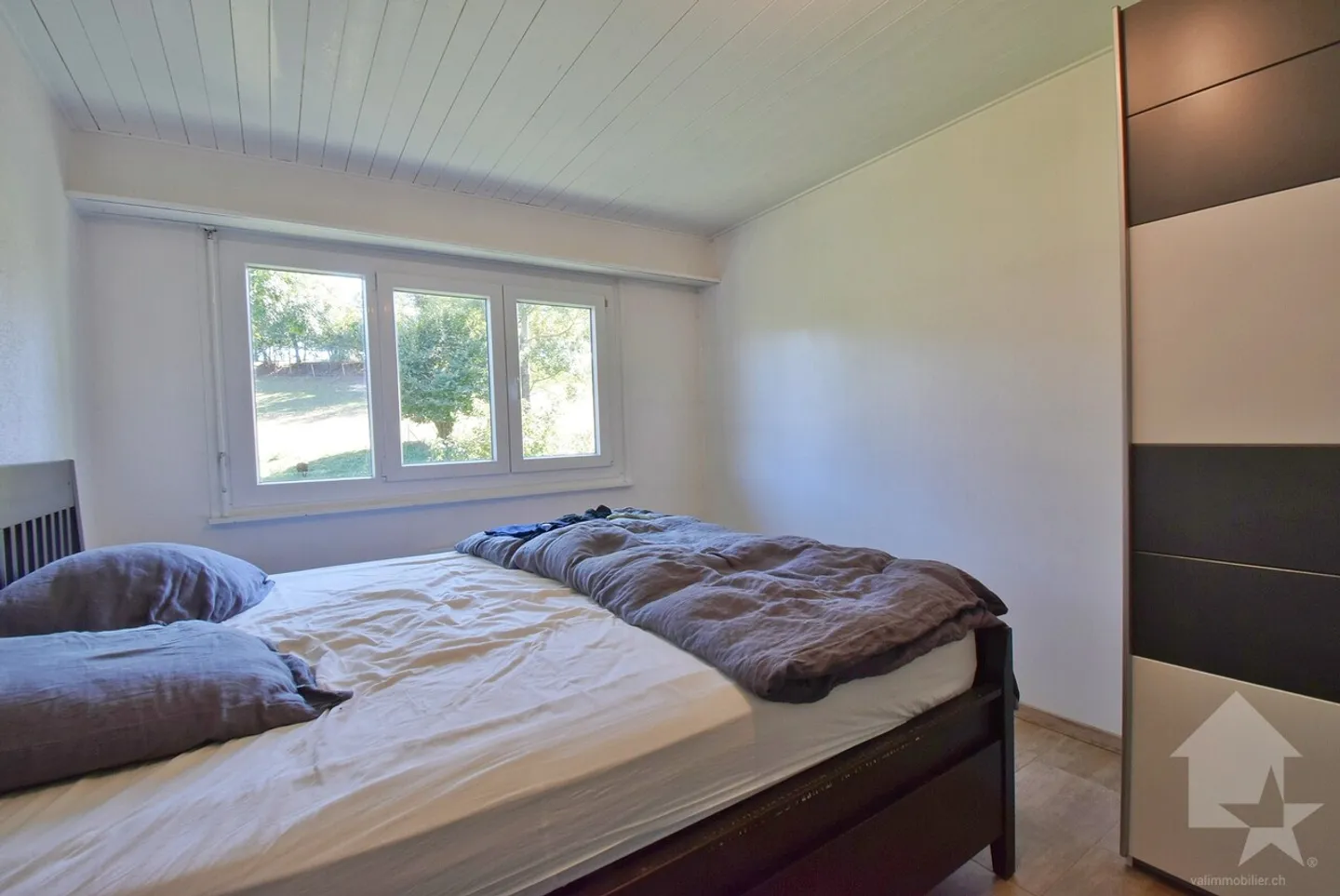 Beautiful small renovated house in a quiet area on a lovely plot - Photo 8 of 13