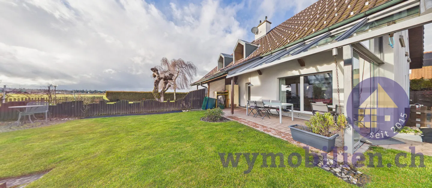 Family Dream in Lyssach: Semi-Detached House with Garden + 2 Garages - Photo 13 of 13