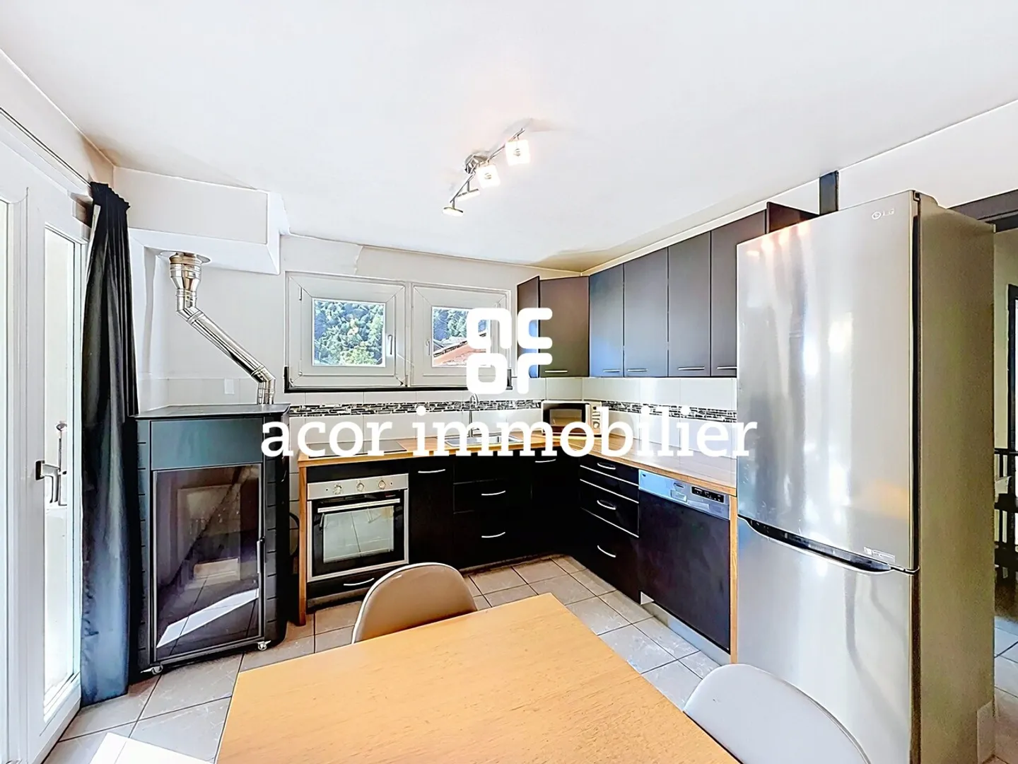 Casa di villaggio con 7 stanze a Bovernier con terreno edificabile - Foto 3 di 5