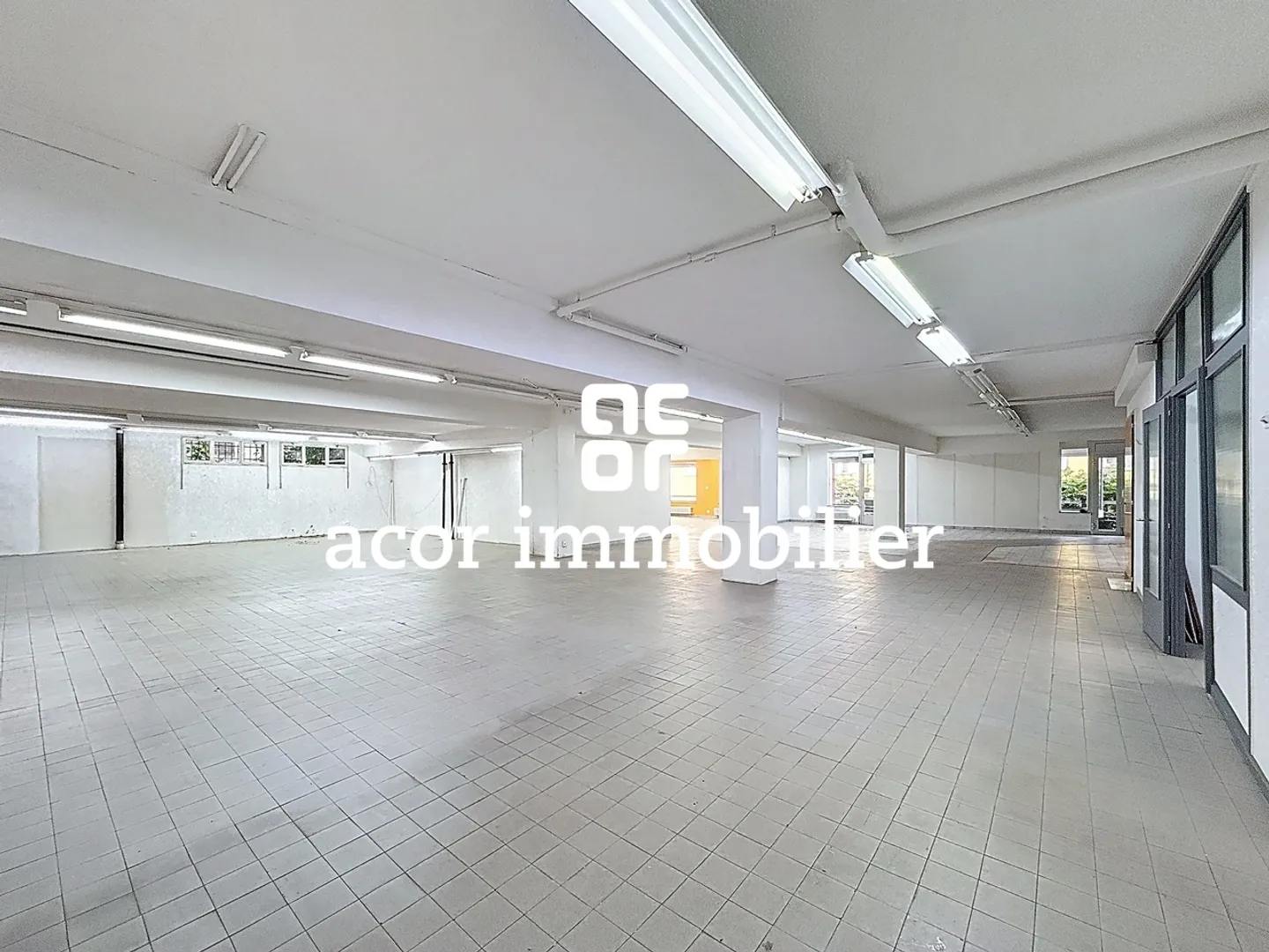 Spazio commerciale con buona visibilità a Nord di Sion! - Foto 2 di 3