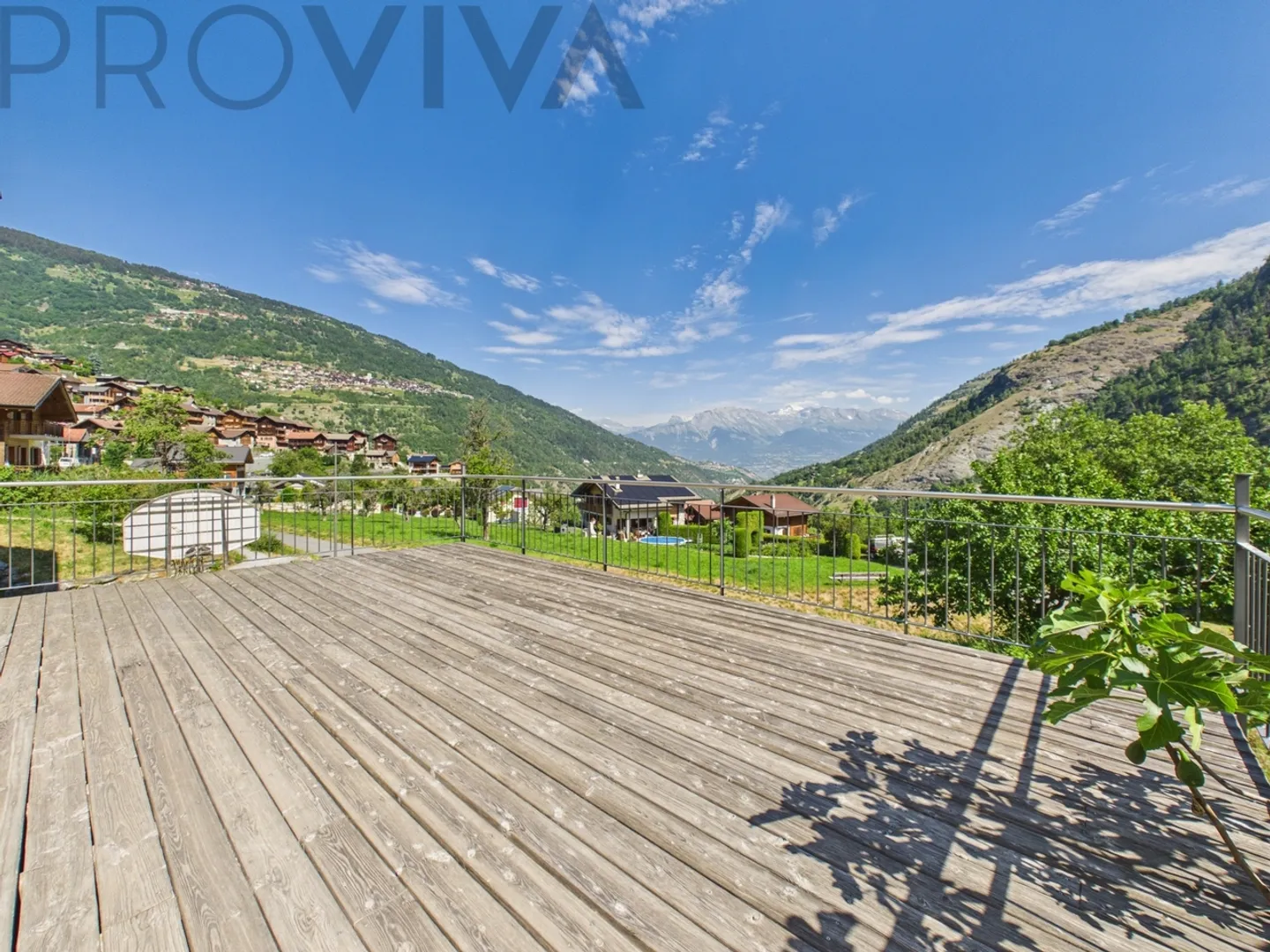 Villa familiale avec vue sur les montagnes - Photo 1 sur 9