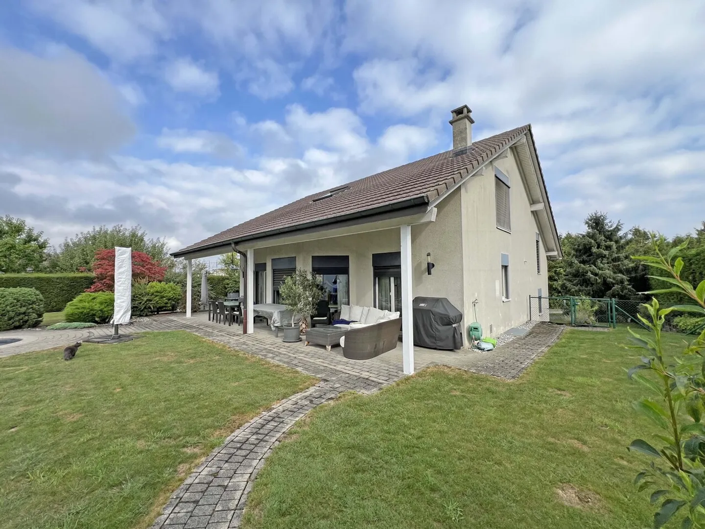 Spaziosa villa familiare con piscina - Foto 1 di 13